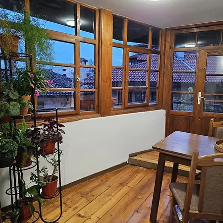Gurko 7, 2br, Center, Free Parking Guest house