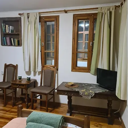 Gurko 7 Heritage House - Old Town, Private Parking Gæstehus 4*