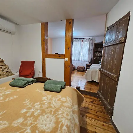 Gurko 7 Heritage House - Old Town, Private Parking Gæstehus Veliko Tarnovo