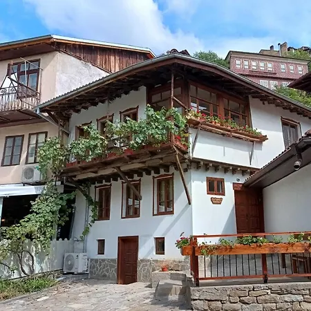 Gurko 7 Heritage House - Old Town, Private Parking 4* Veliko Tarnovo